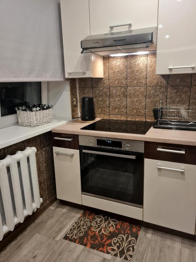 Hannah Krāslava المظهر الخارجي الصورة